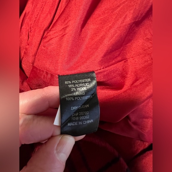 DALIA Red and black plaid wool skirt size 6. - Picture 8 of 10